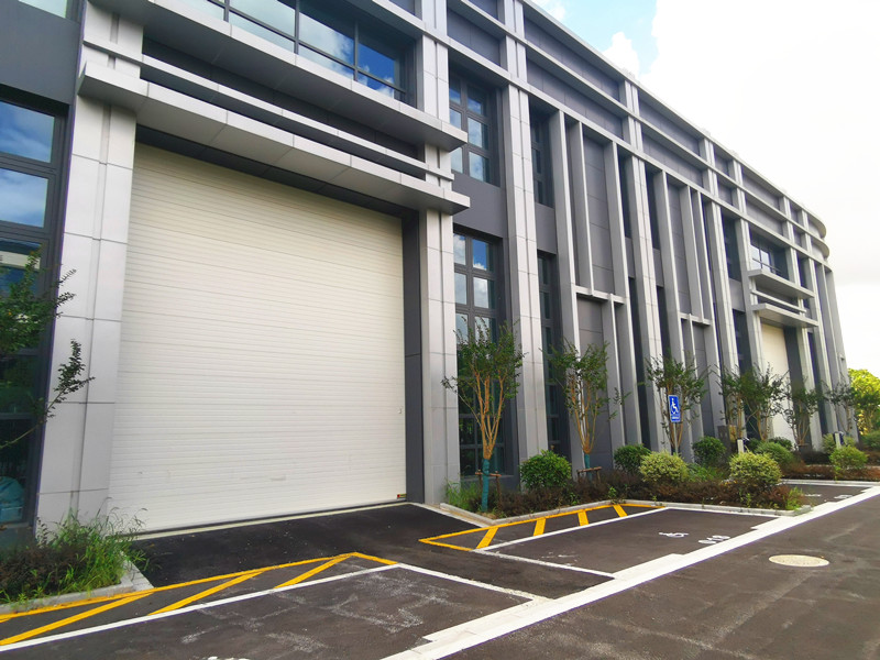 吉祥航空培训基地抗风滑升门